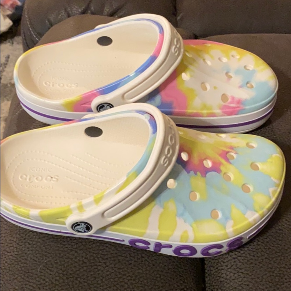Crocs size 8